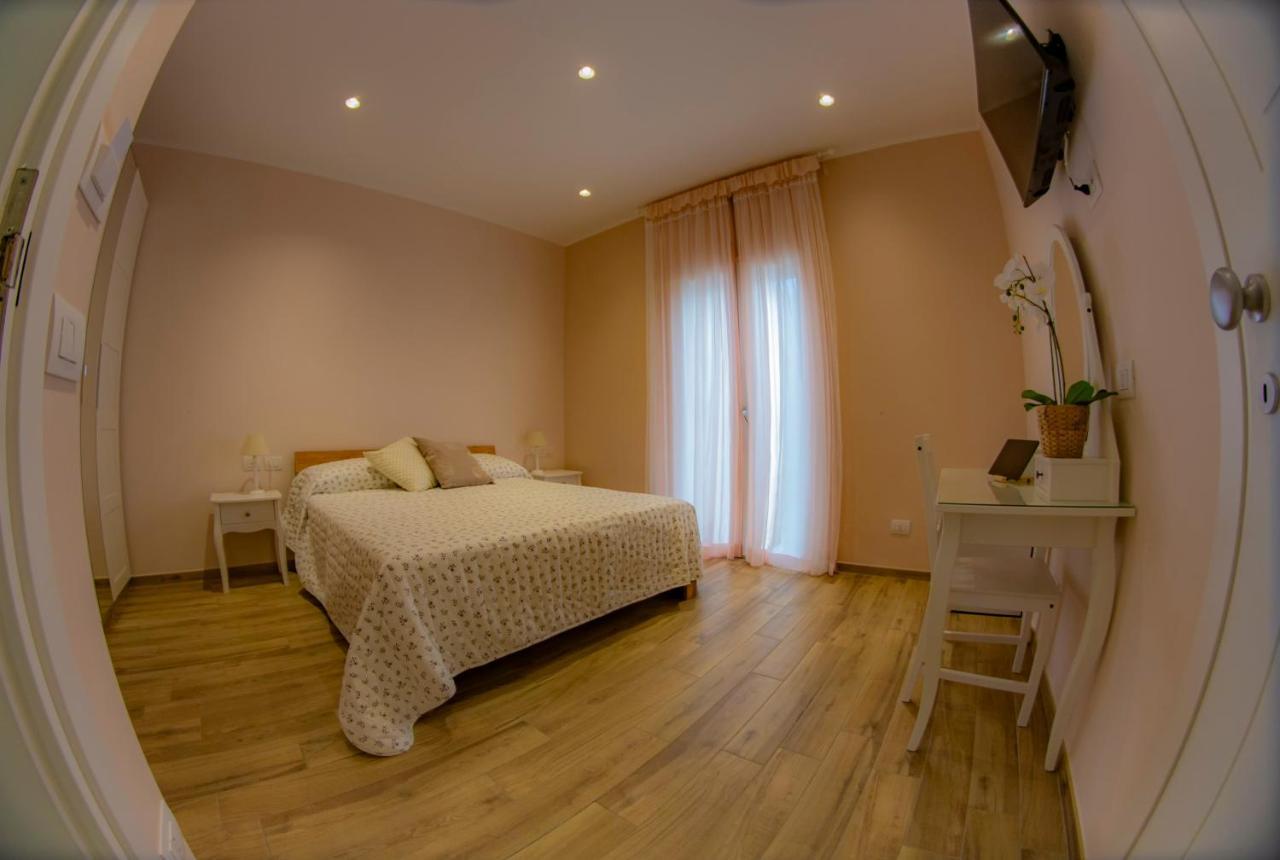 Il Granello Bed and Breakfast Fiumicino Exteriör bild