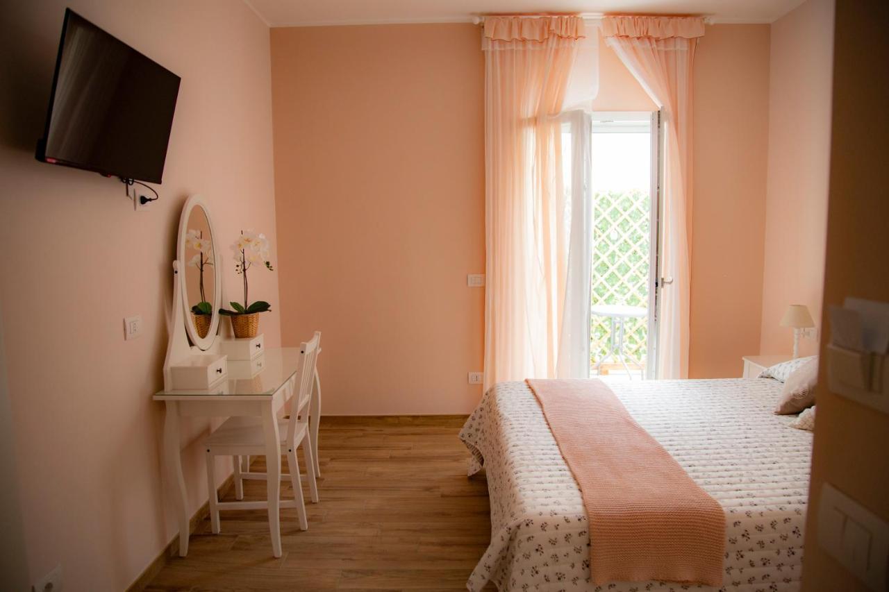 Il Granello Bed and Breakfast Fiumicino Exteriör bild